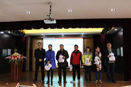 http://gonghui.glut.edu.cn/__local/B/E1/27/808ADF2A0A1CEC71C21439583DA_25D3C1CA_13ECA.jpg